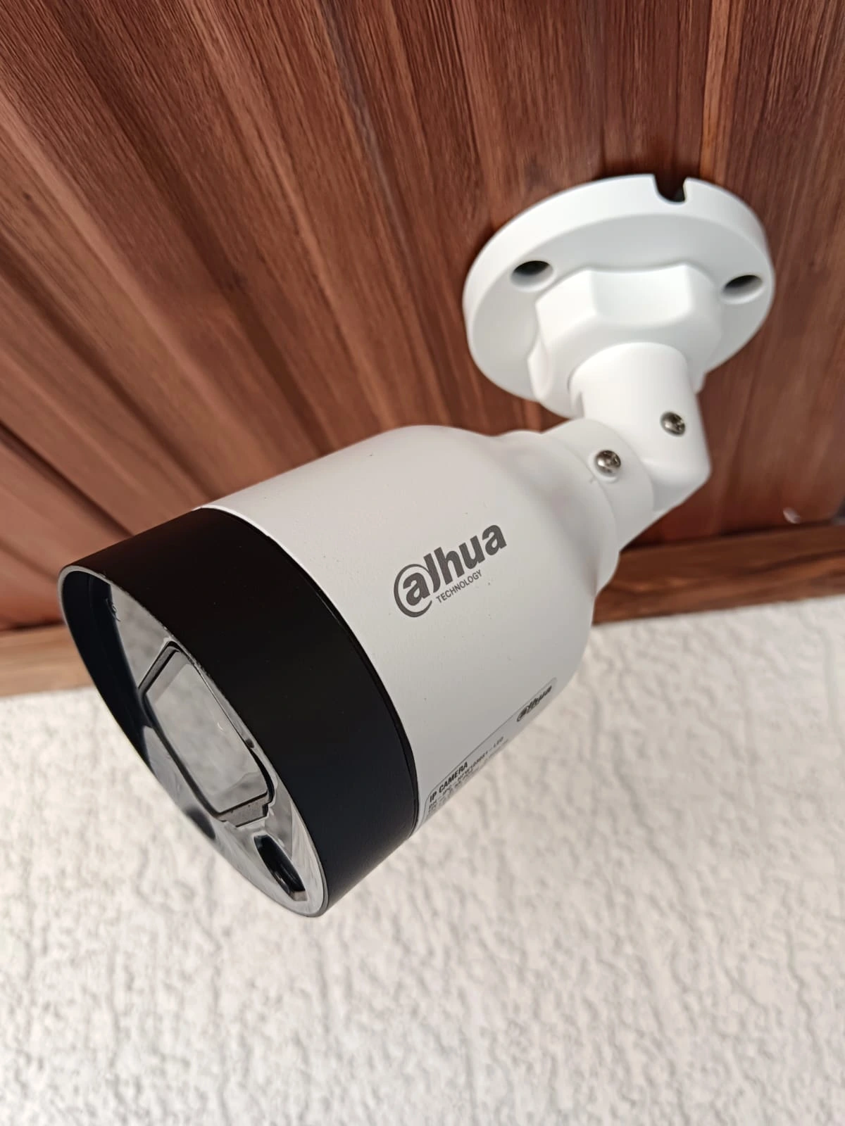 Instalación de sistema de videovigilancia con cámaras Hikvision 4K en Arica